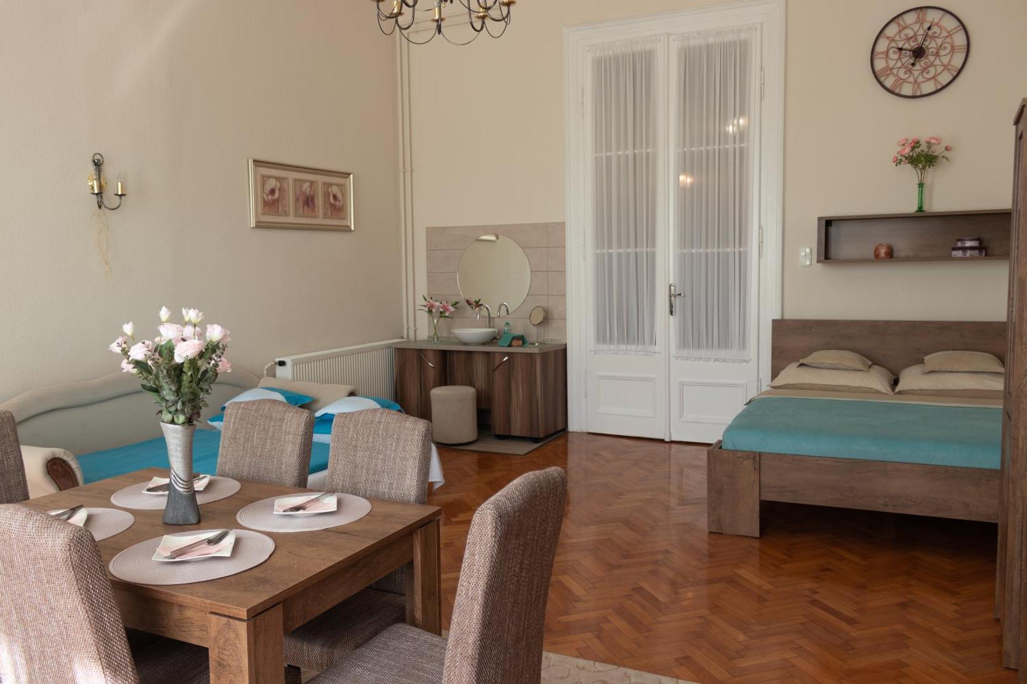 Suzy Apartman Eger Extérieur photo