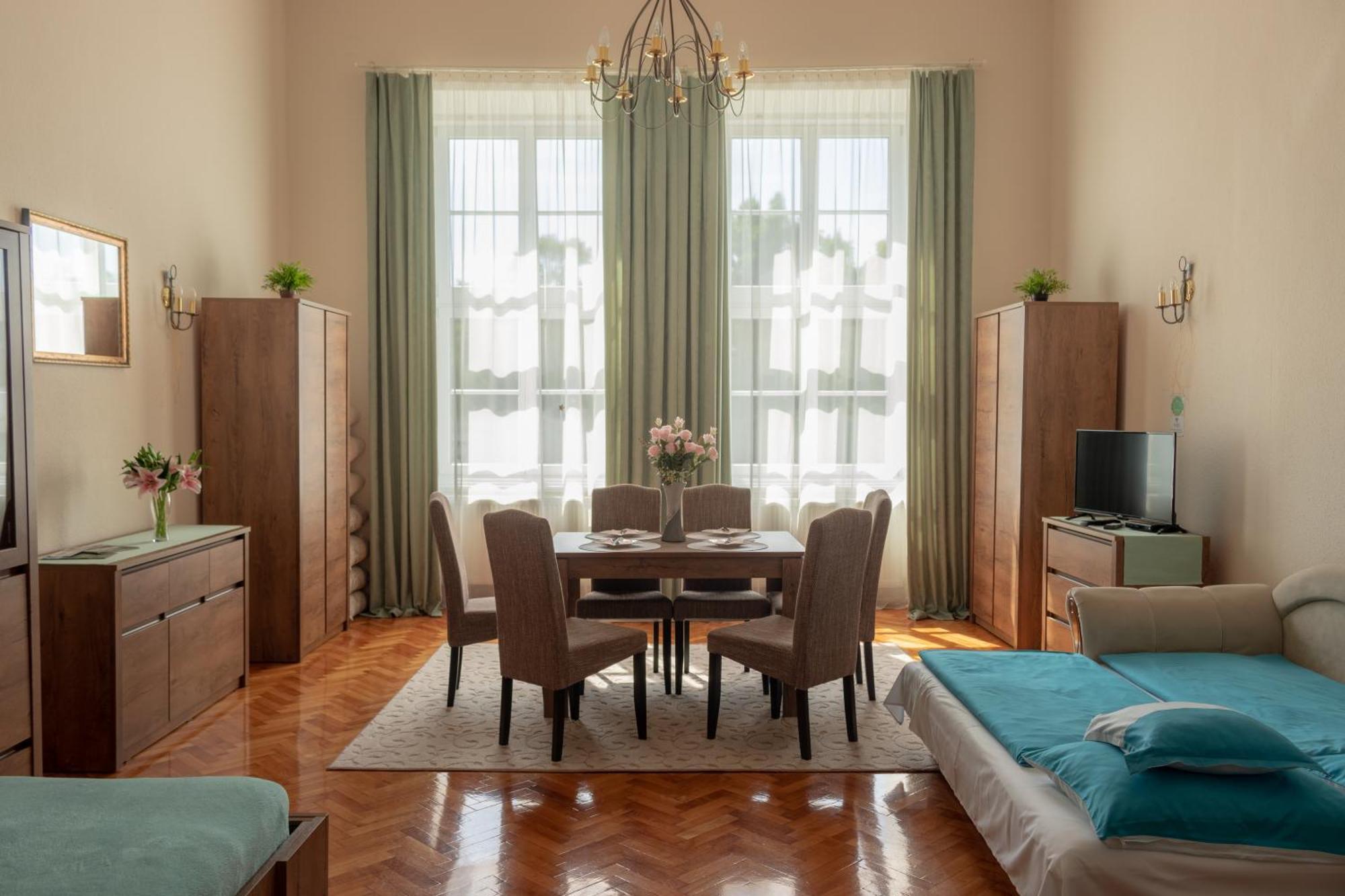 Suzy Apartman Eger Extérieur photo