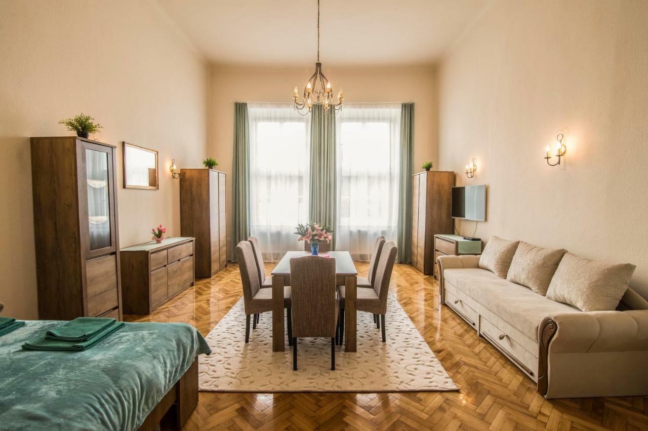 Suzy Apartman Eger Extérieur photo