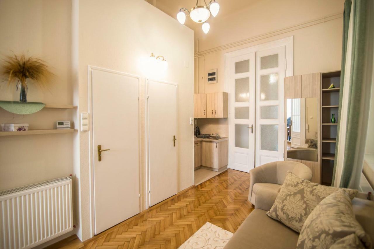 Suzy Apartman Eger Extérieur photo