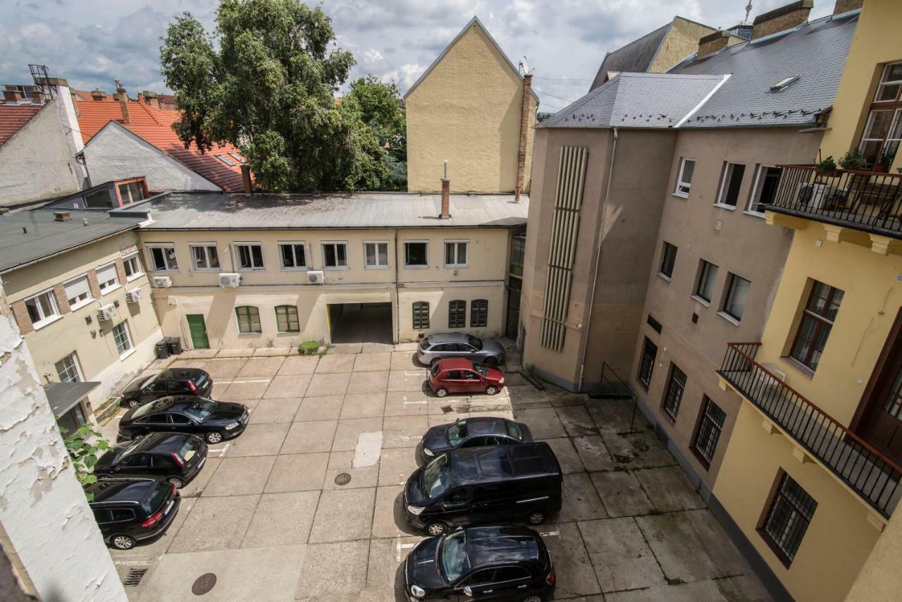 Suzy Apartman Eger Extérieur photo