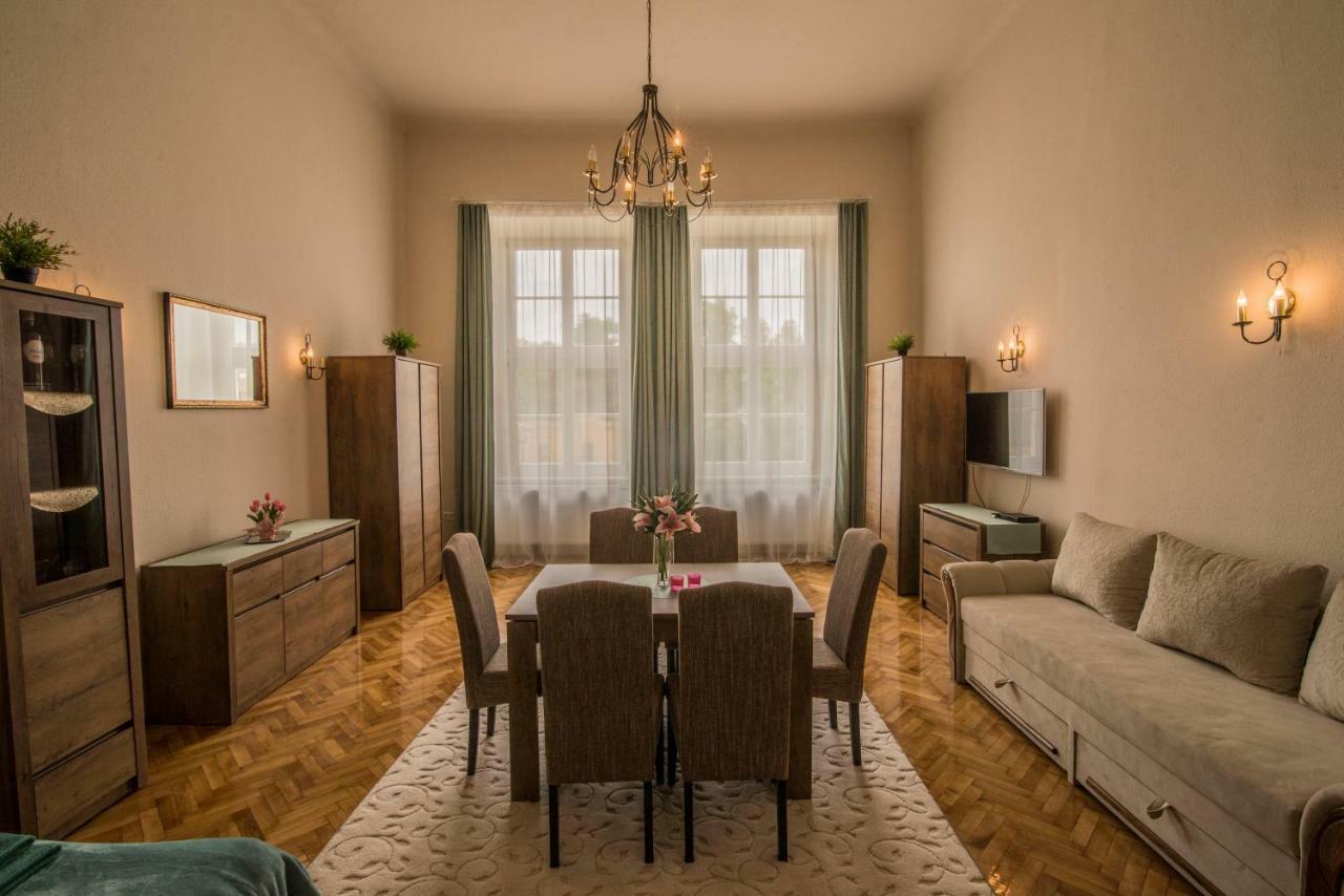 Suzy Apartman Eger Extérieur photo